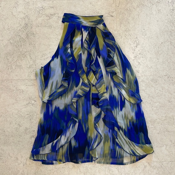 Tops - vintage ruffle mock neck top